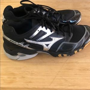 Mizuno Wave Bolt3 women’s athletic shoes size 9.5